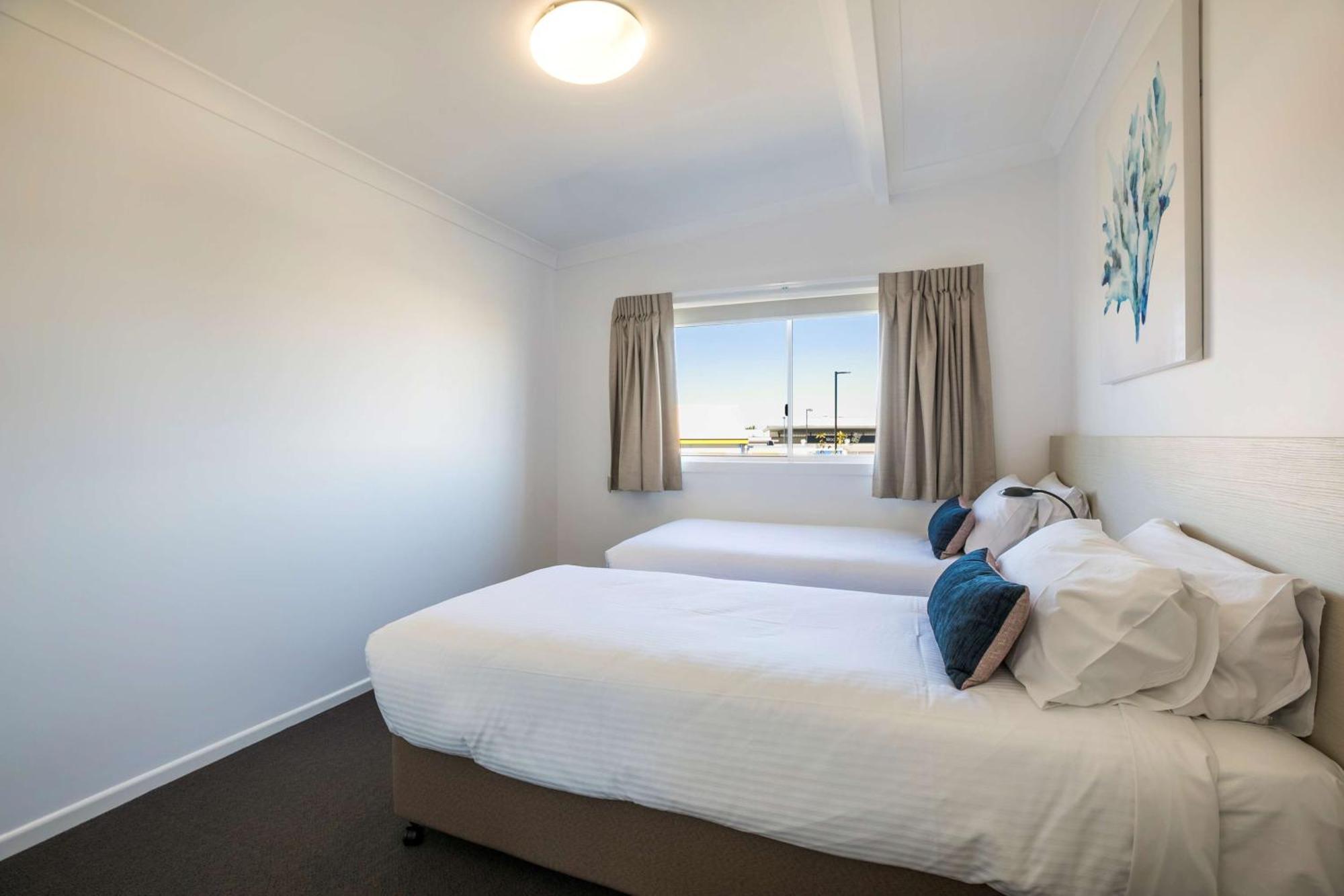 Hotel Nightcap At Golden Tavern Caloundra